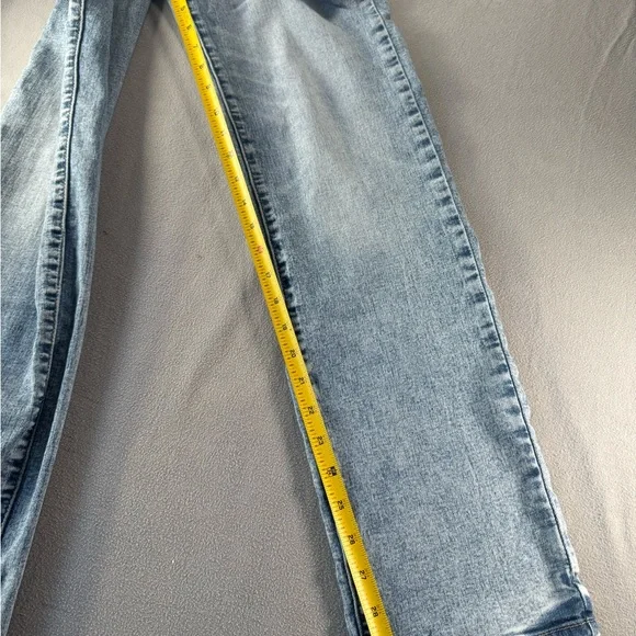 Womens Light Wash Levis Jeans 314 Shaping Straight Size 28 By 30 Preowned - Picture 2 of 9